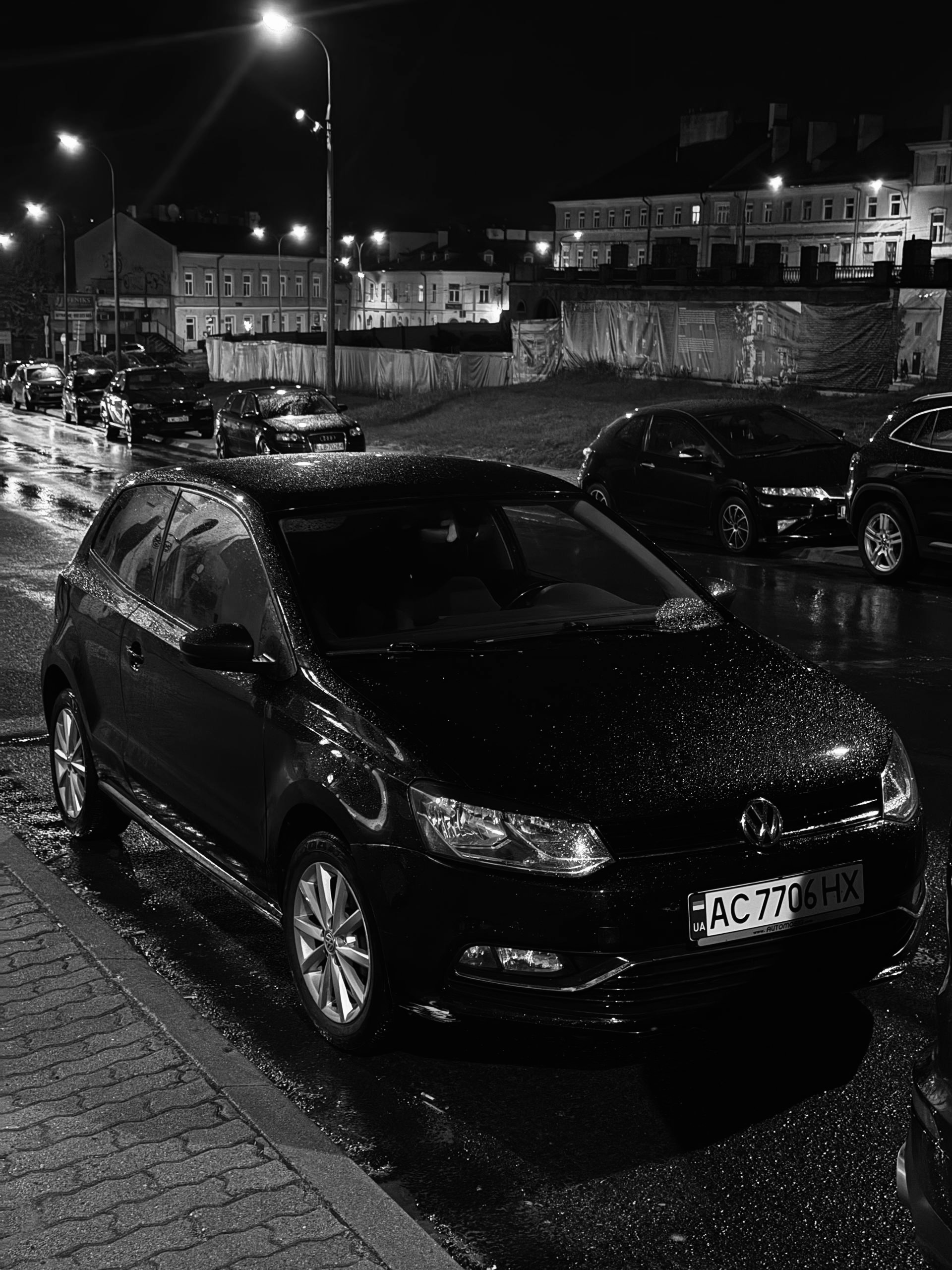 VOLKSWAGEN POLO